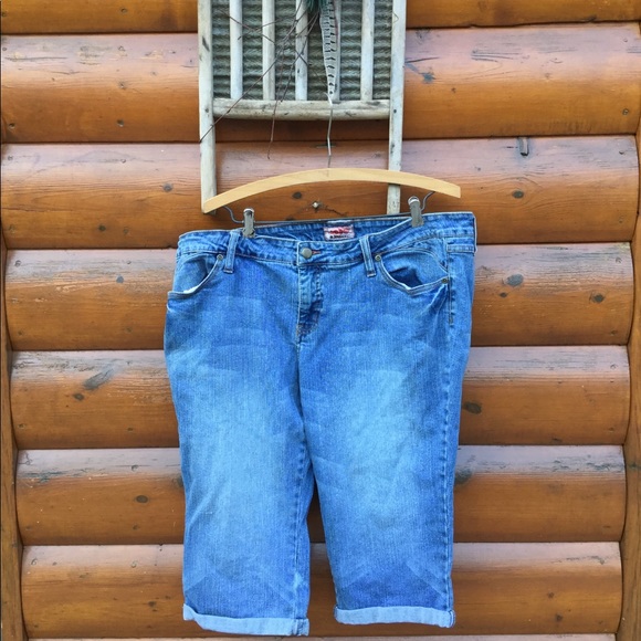 Sexy Shorts PreLoved Fabulously nobo Denim Capri - Picture 3 of 16